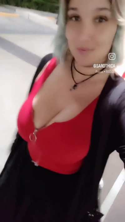Sara @sarothica