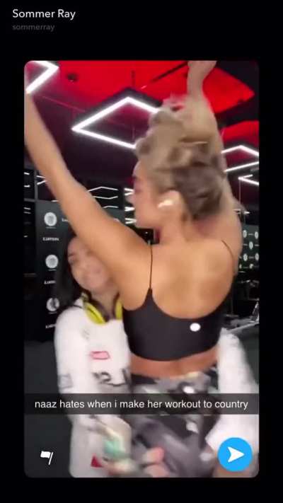 Nothing&rsquo;s wrong with a little slap ass 🍑