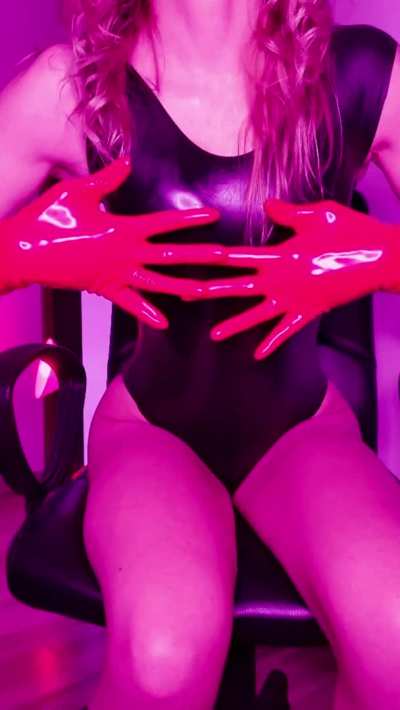 I say red...