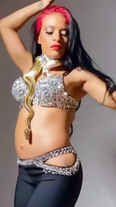 Sexy zelina vega