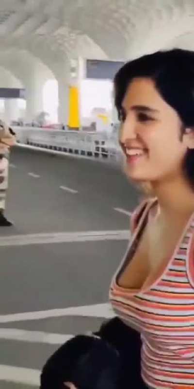 Shirley Setia just Trying to enter the league of most fappable female singers 🥵🥵🤤