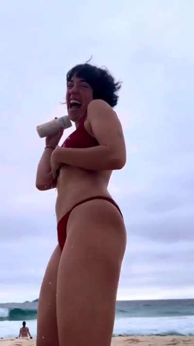 Valentina Bandeira 🍑