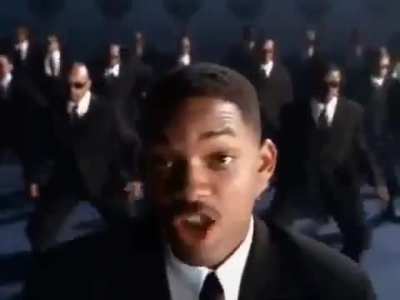 Will Smith depois de ter defendido sua mulher, mas vendo que ela n&atilde;o gostou da atitude