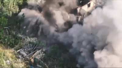 UA 28th Mechanized Brigade's "Kurt and Company" drone team hunted Russian infantry in the ruins of buildings using FPV strike drones. Published July 17, 2024