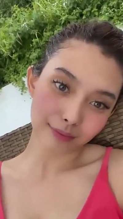 Analyn Barro