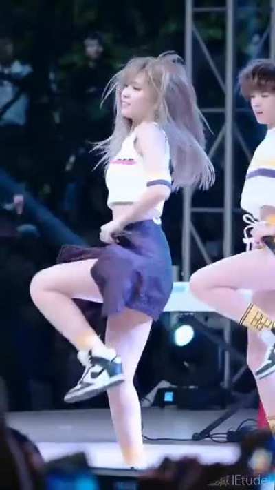 Momo fancam :) - does anyone know where it&rsquo;s from?