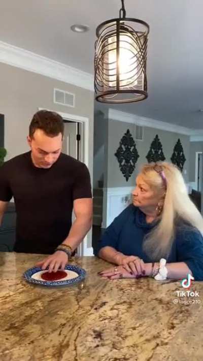 Grandma doesn&rsquo;t play games