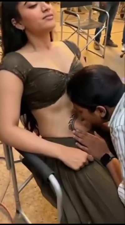 Rashmika Mandanna navel 🤩🤩