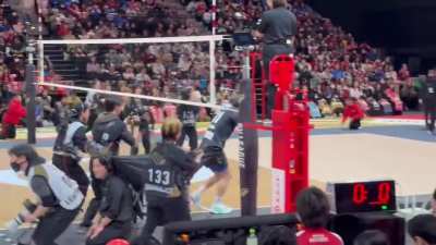 Japanese Volleyball player does a dramatic and funny apology for hitting a nearby standing women by accident