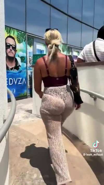 🧟&zwj;♂️🍑
