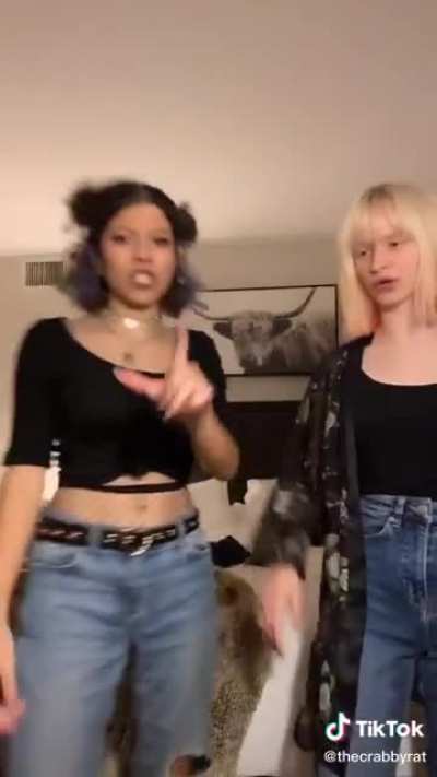 If girl no want catcall, why she go outside 😡😡