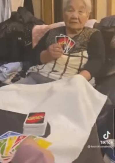 T&iacute;tulo foi jogar Yu-Gi-Oh