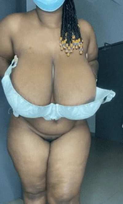 Overflowing titties