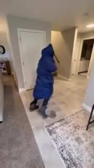 If Kevin set his traps in real time (Home Alone)
