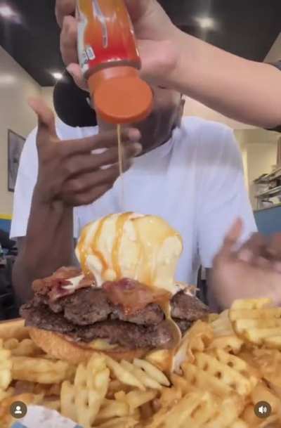 Yes that is ice cream on top of that burger, and yes that&rsquo;s caramel sauce being poured onto it