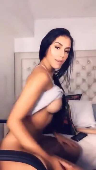 She's so damn sexy