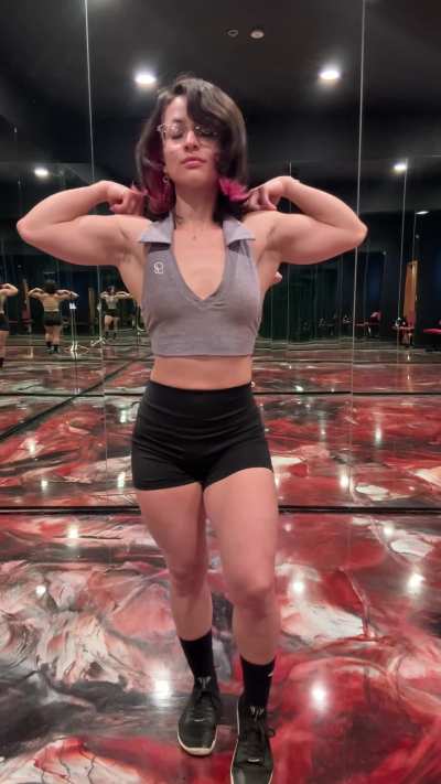 I love flexing in my cute gym fits
