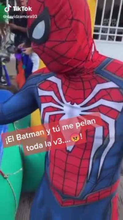 Que raro est&aacute; el nuevo tr&aacute;iler de spiderman