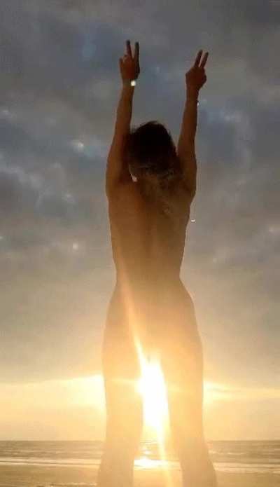 Naked Sunrise on the beach, Check!