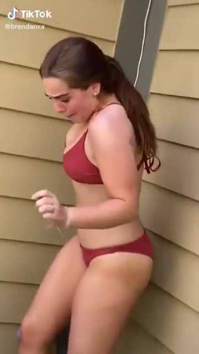 GET HER, JERRY!