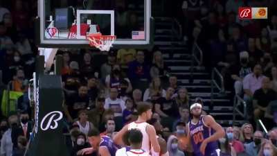 [Highlight] The Suns' multiple great defensive plays lead to easy transition points to extend the lead