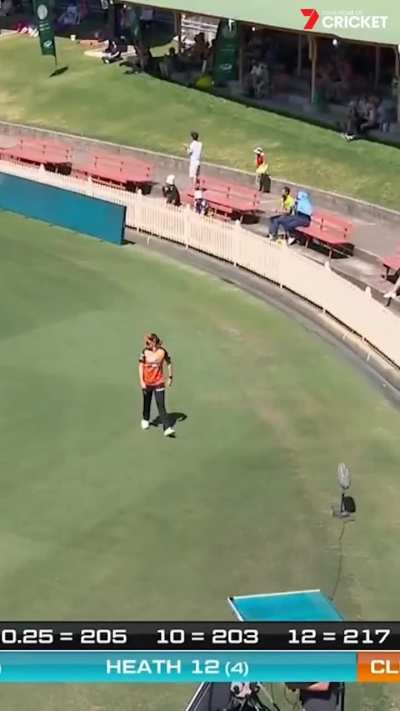 Grace Harris hits a six with a broken bat