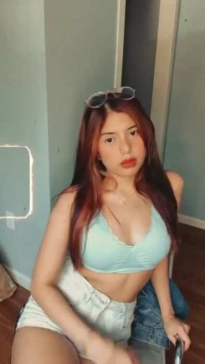 Isabelle De Leon