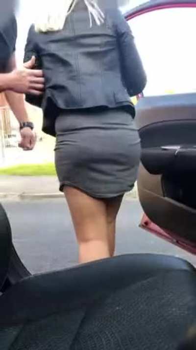 There&rsquo;s something so hot about dropping her off with another guy (sound on)