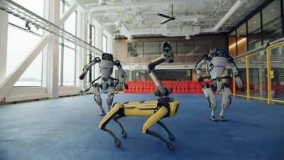 Lo edit&eacute; ayer en la noche y no supe d&oacute;nde m&aacute;s compartirlo porque me lo bloquean jaja :c Boston Dynamics y El Paso del Gigante.