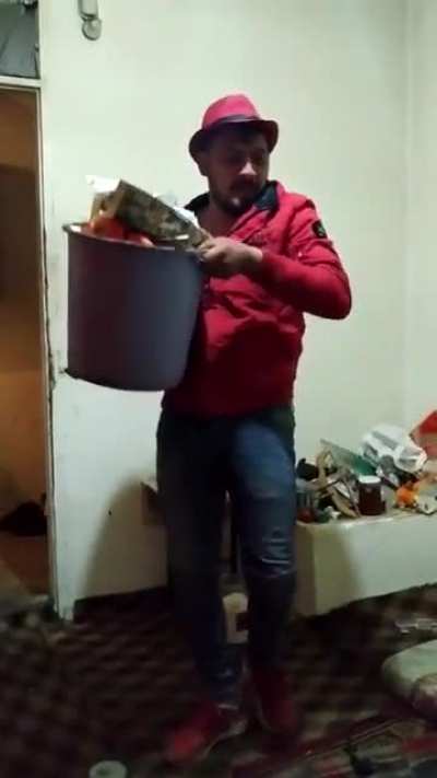 Yapacağın şakayı sikeyim ayarsız herif
