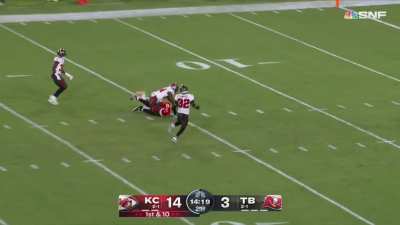 [Highlight] Patrick Mahomes has been on fire this season! Here's his best throws of 2022 so far