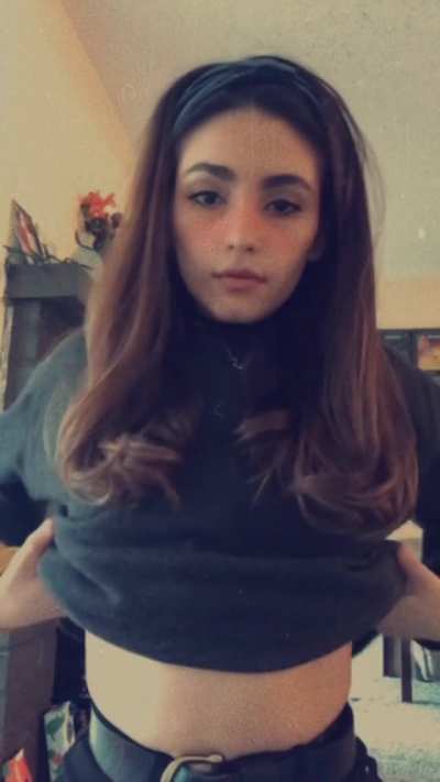 Happy New Year 🎊 Celebrate watching the titties drop 😏 (fuck it, face reveal)