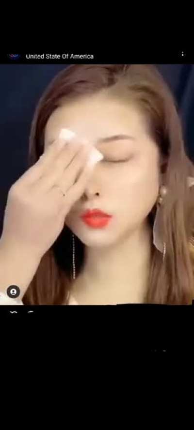 Anime kızlarının ger&ccedil;ek olmadığının kanıtı (video instadan kalite k&ouml;t&uuml;yse kb)
