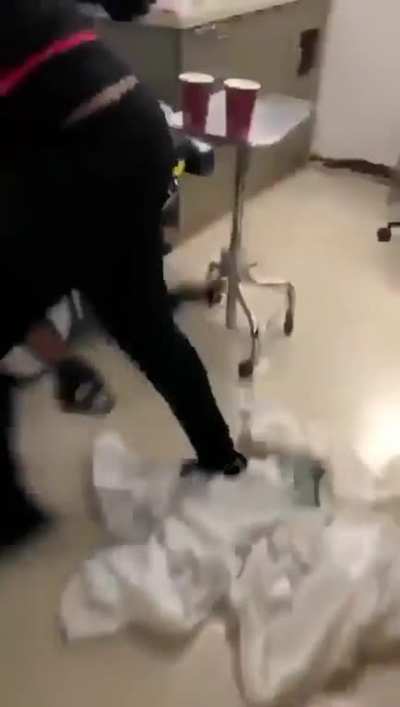 Wife Catches Husbands(Doctor) Sidepiece at Work