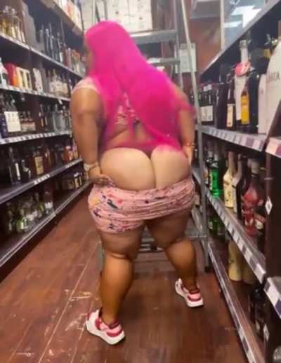 Even with the weight gain I love that ass