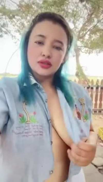 Just a simple top but with a nice surprise