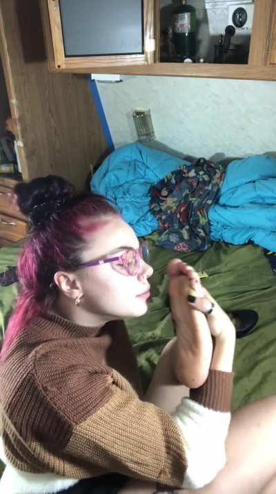 God I wish I had someone for my other foot it fees so damn good hmm it could just take me and you sucking my toes and licking my soles &amp;amp; just maybe I could cum ;)