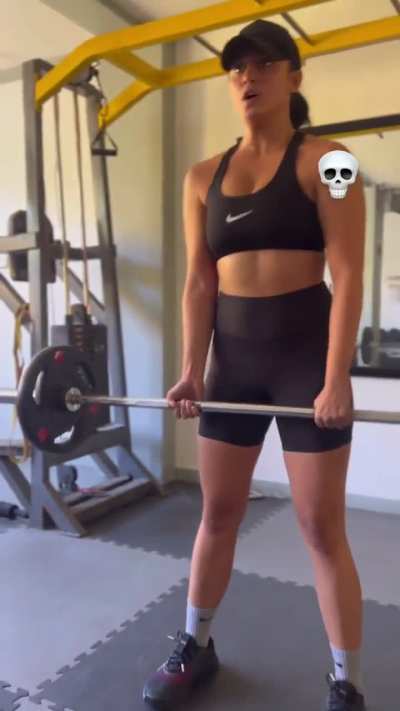 Klea Pineda
