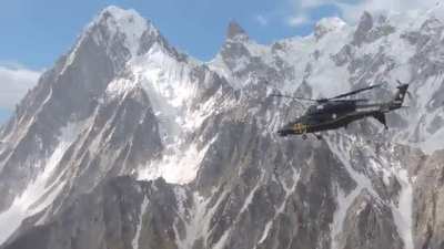 🇮🇳 HAL Light Combat Helicopter LCH  during it's early deployment in North Ladakh region during peak India-China border standoff.