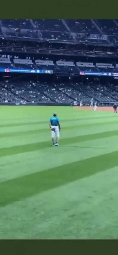 Kyle Lewis is an ass man and everybody should know it.