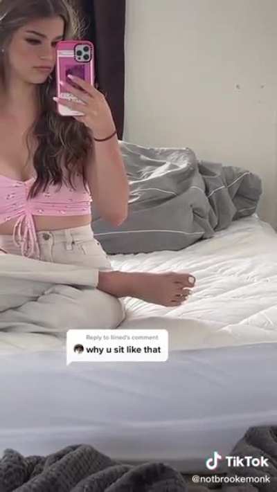 Clearest view of Brooke&rsquo;s pretty white toes 😩