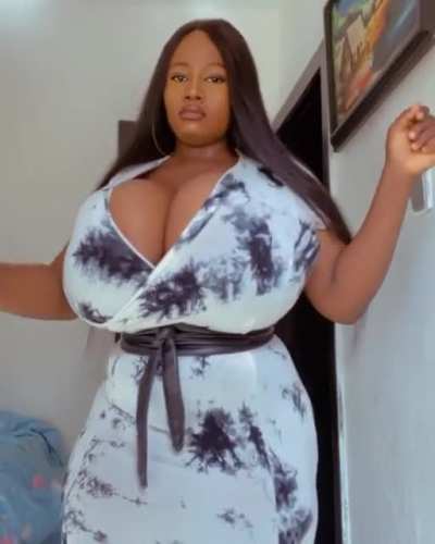 BrownCoco - Ebony model with giant naturals from Nigeria!