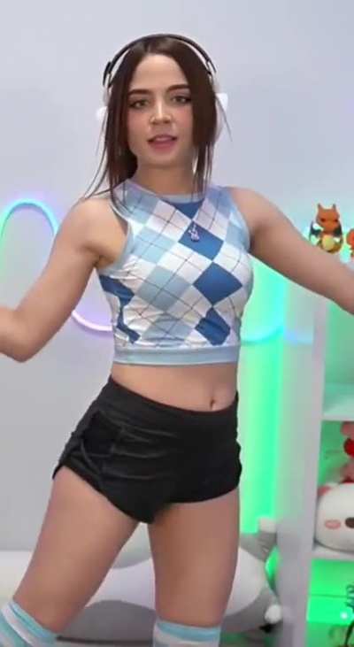 😈