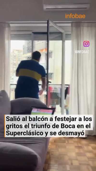 Hincha de Boca salió al balcón a festejar el triunfo a los gritos y se desmayo