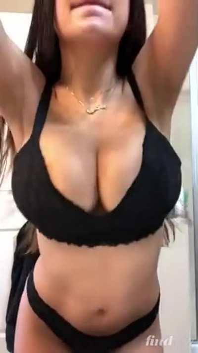 I love her face