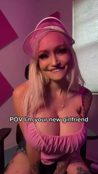 Who wants a bimbo gf?😝