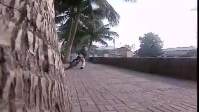 Sinetron laga tahun 1997, gatau judul nya apa.