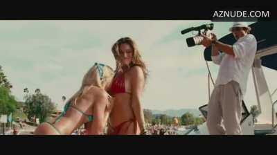 Kelly Brook-Jiggling with Riley Steele in Piranha