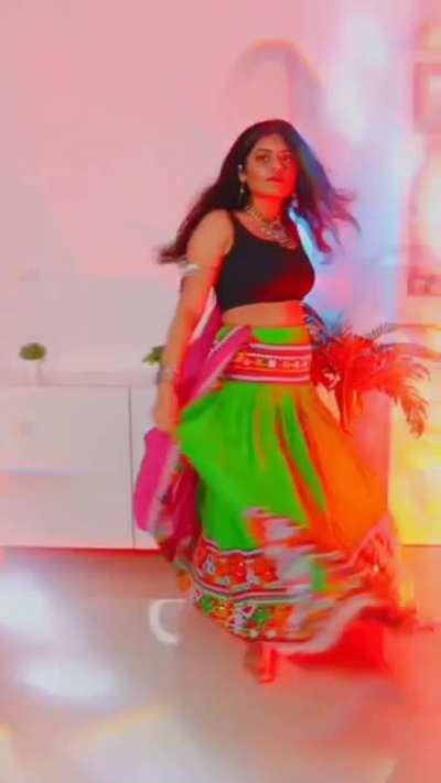 Dhwanii bhatt