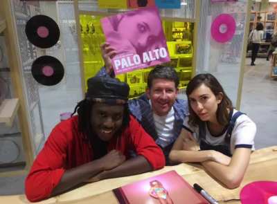 Urban Outfitters record singing 2014&hellip; peak #parasocial #relationships 🩸🍊&hellip;🧪🥶&hellip;💡🚆🏆 #FanPage #FanHynes #DevonteHynesFanClub VintageDev DevonteHynes DevHynes BloodOrange